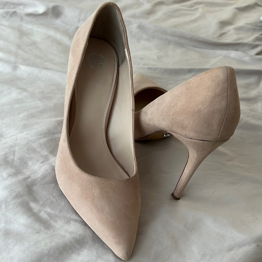 Victoria’s Secret blush nude pumps size 9